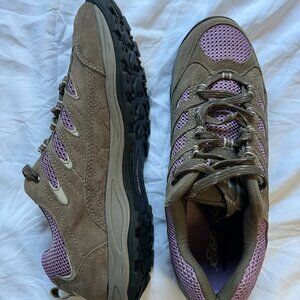 NWOT -- Eddie Bauer Hiking Shoes, Size Womens 11